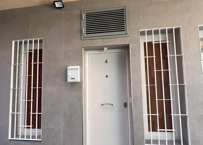 Fantastico Piso A 5 Minutos De La Estacion De Bus Y Tren A Metros De La Playa