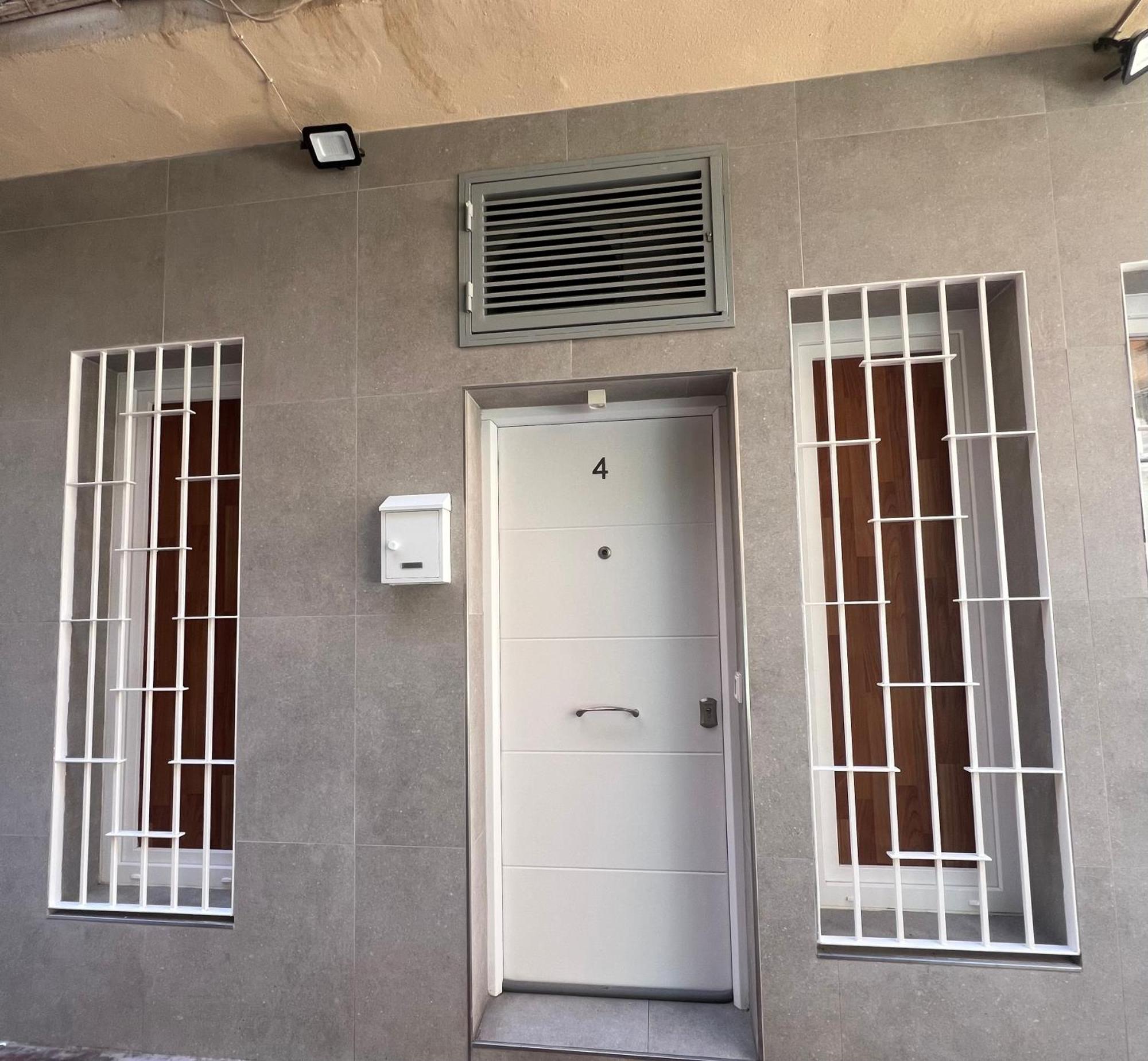 Appartement Fantastico Piso A 5 Minutos De La Estacion De Bus Y Tren A Metros De La Playa *